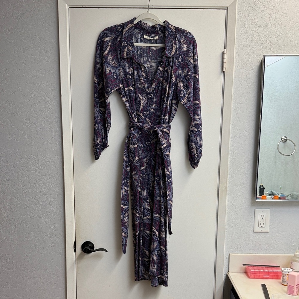XiRENA Long Sleeve Purple Patterned Dress